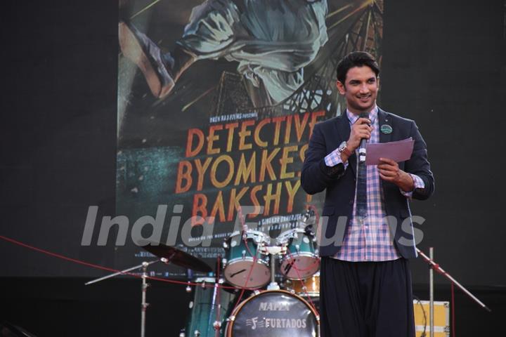 Sushant Singh Rajput was snapped at the Fashion Show Inspired by Detective Byomkesh Bakshy!