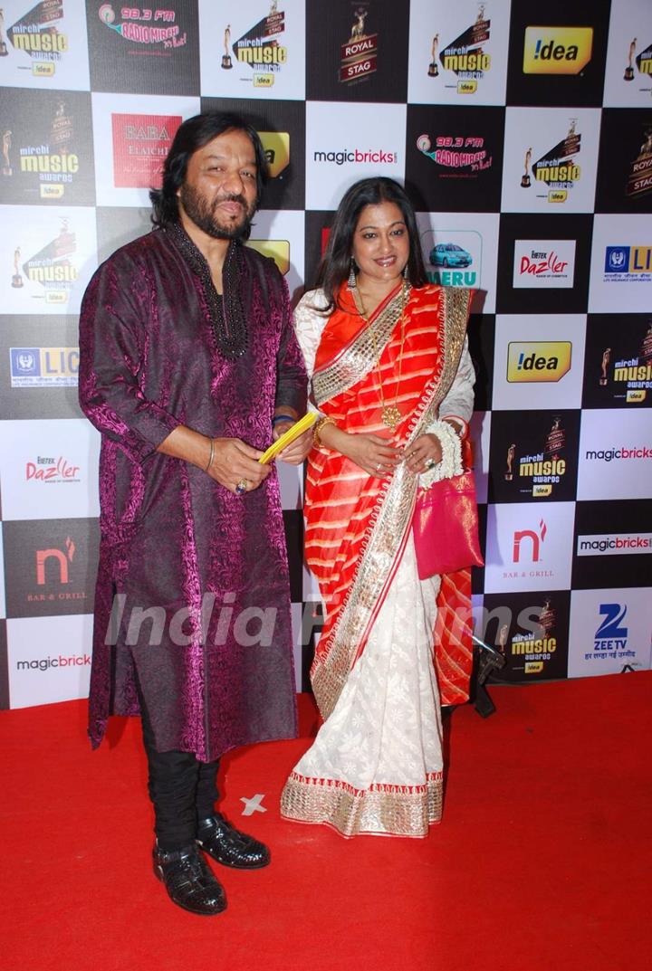 Roop Kumar Rathod and Sunali Rathod pose for the media at Radio Mirchi Awards