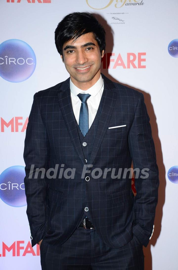 Arfi Lamba poses for the media at Filmfare Glamour and Style Awards