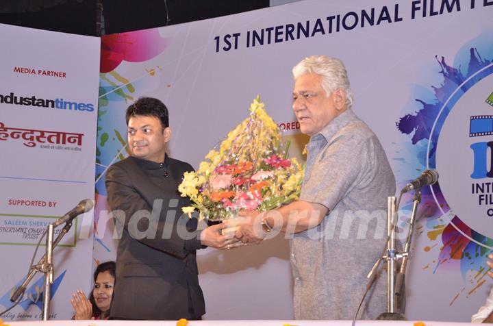 Om Puri was felicitated at the IFFP 2015 Award Ceremony