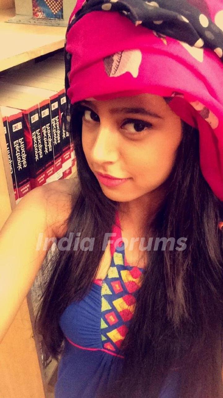 Niti selfie at shoot35