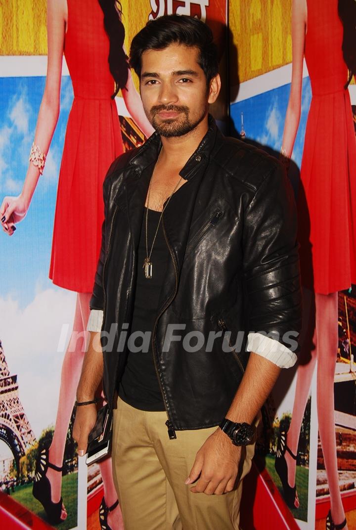 Vishal Singh poses for the media at the Launch of Tere Sheher Mein