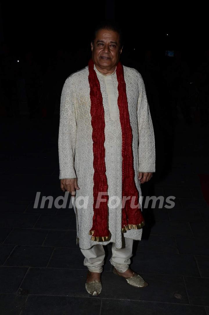 Anup Jalota poses for the media at Tulsi Kumar's Wedding Reception