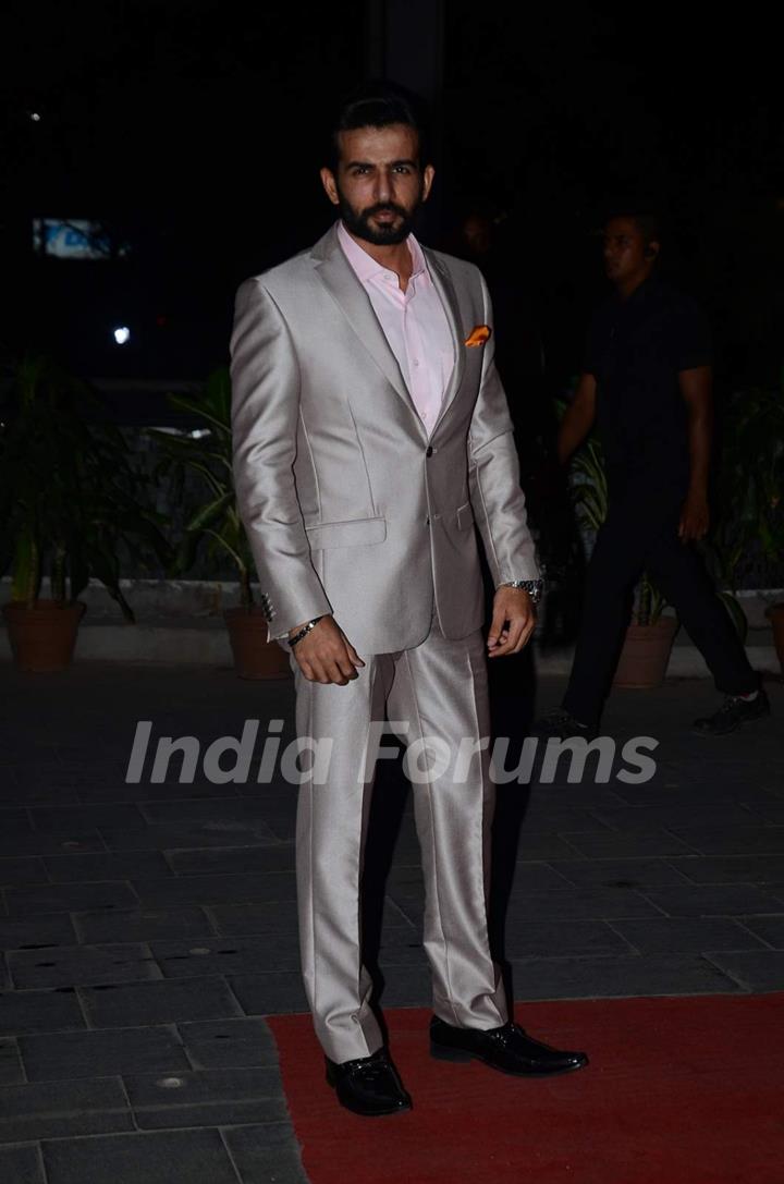 Jay Bhanushali poses for the media at Tulsi Kumar's Wedding Reception