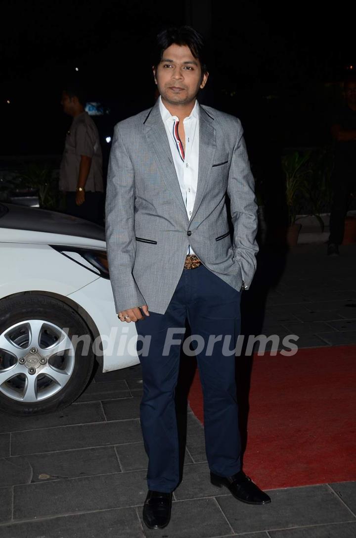 Ankit Tiwari poses for the media at Tulsi Kumar's Wedding Reception