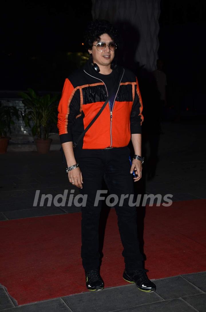 Harish Kumar poses for the media at Tulsi Kumar's Wedding Reception