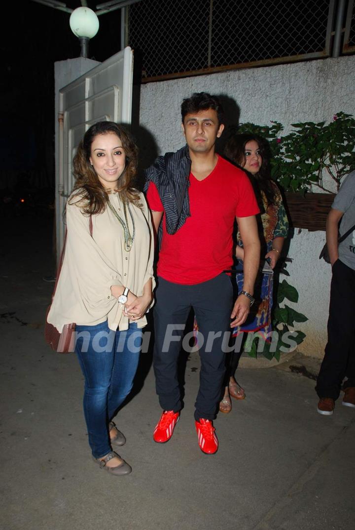 Sonu Niigam with her wife at the Special Screening of Badmashiyaan