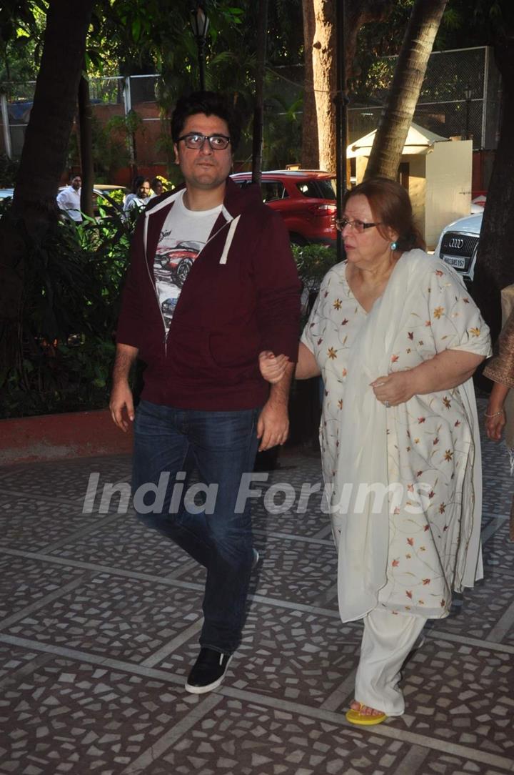 Goldie Behl with his mother at Amit Mehra's Prayer Meet