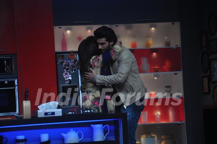 Arjun Kapoor gives Farah Khan a hug at Farah Ki Daawat