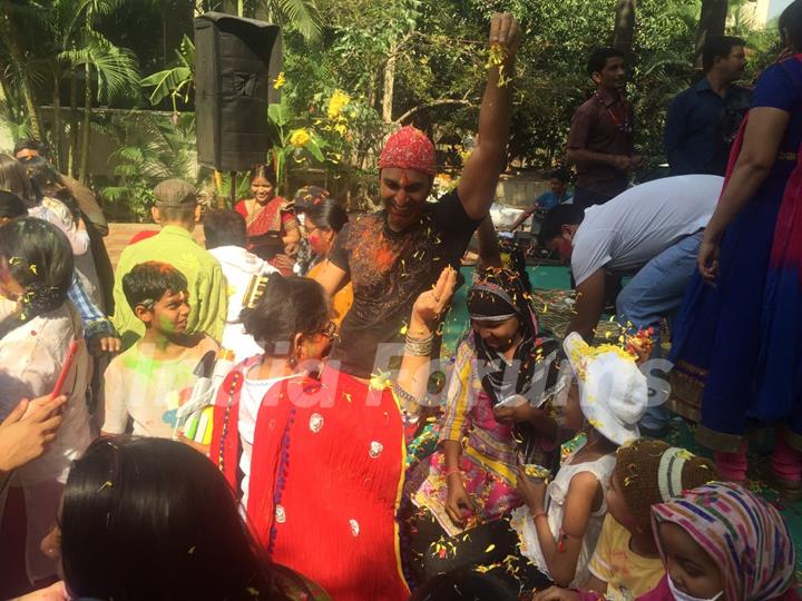 Sandip Soparkar Celebrate Phoolon Ki Holi with Cancer Patient Children