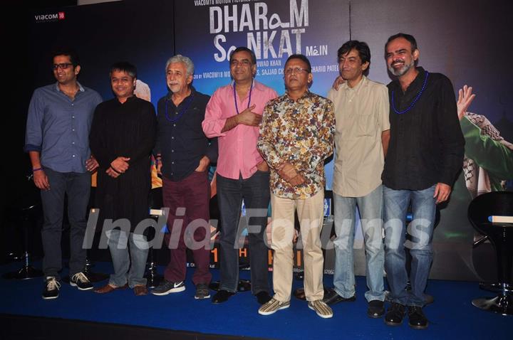 Team poses for the media at the Trailer Launch of Dharam Sankat Mein