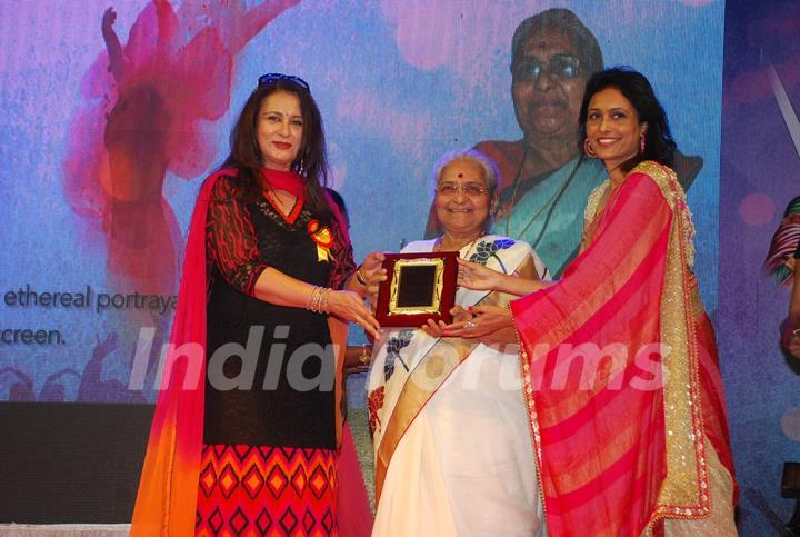 Poonam Dhillon presents an award at Being Woman Event