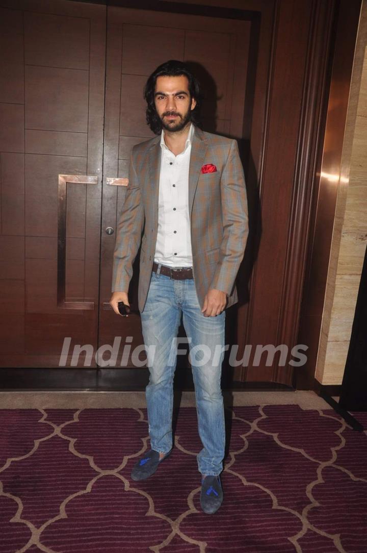 Karan V Grover poses for the media at GR8 Beti Bash