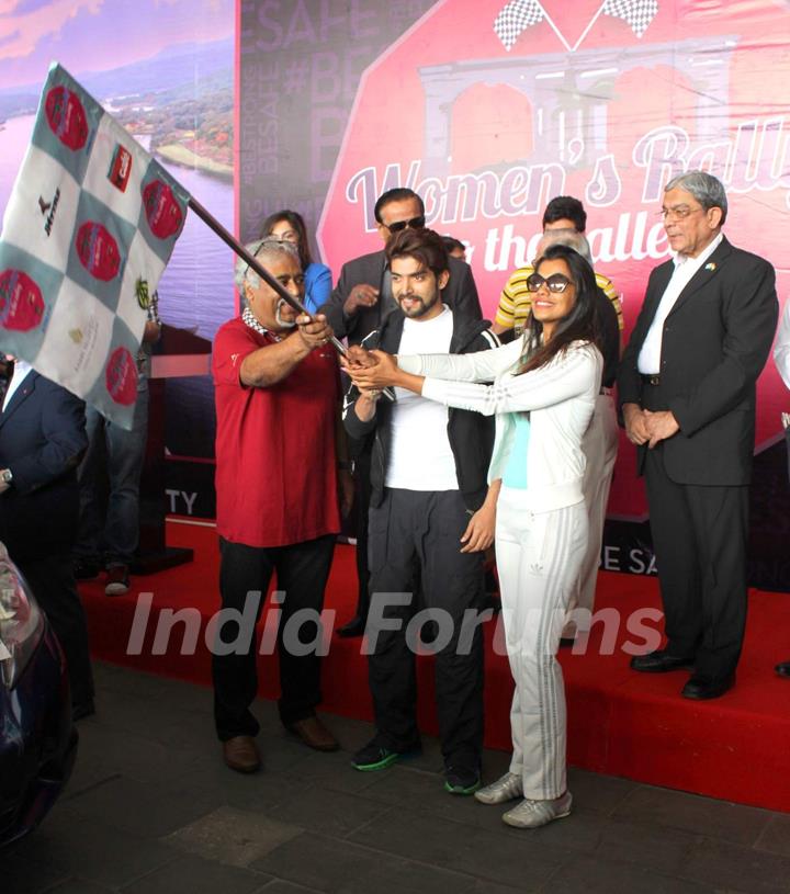 Gurmeet Choudhary and Mugdha Godse flags off the Women's Car Rally