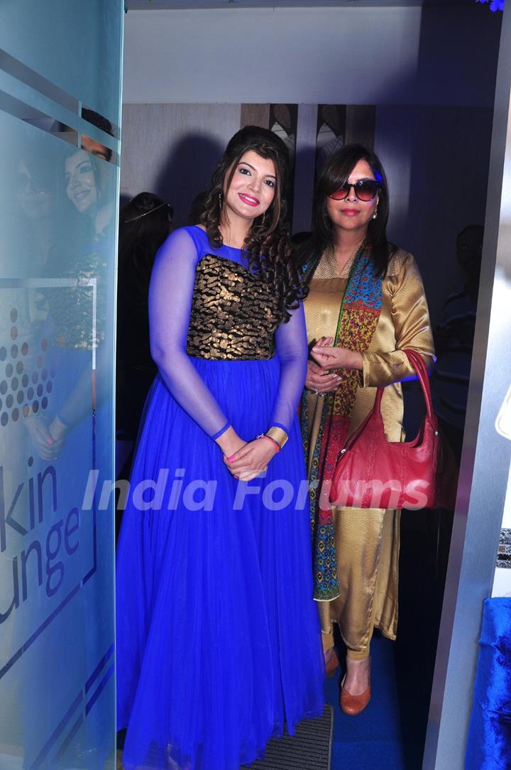 Zeenat Aman launches Skin Lounge in Mumbai