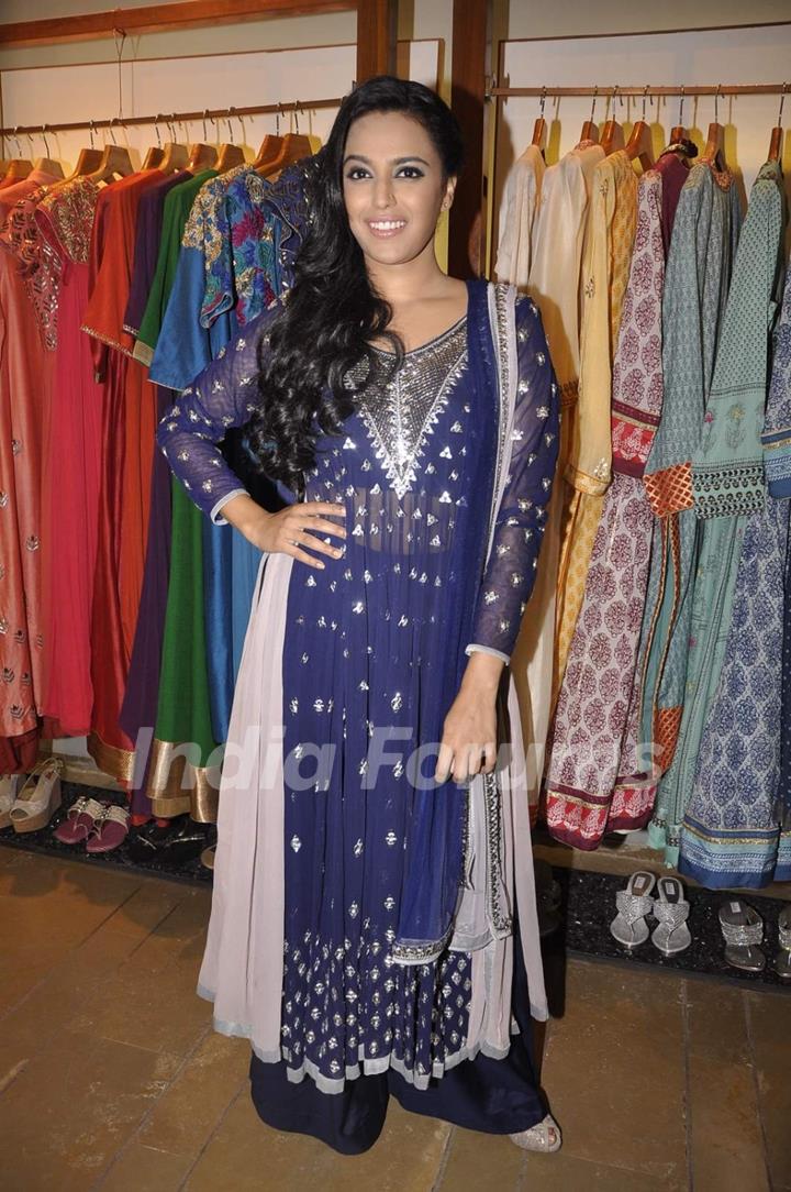 Swara Bhaskar poses for the media at Tanvi Kedia Collection Launch at Fuel