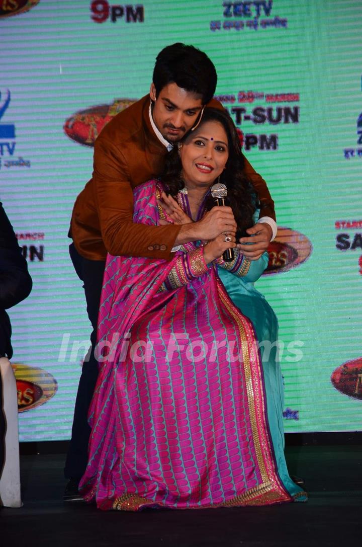 Karan Wahi gives Geeta Kapur a hug at the Launch of DID Supermoms Season 2