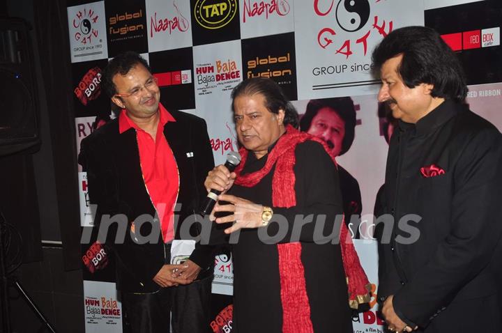 Anup Jalota interacts with the audience at a Musical Event