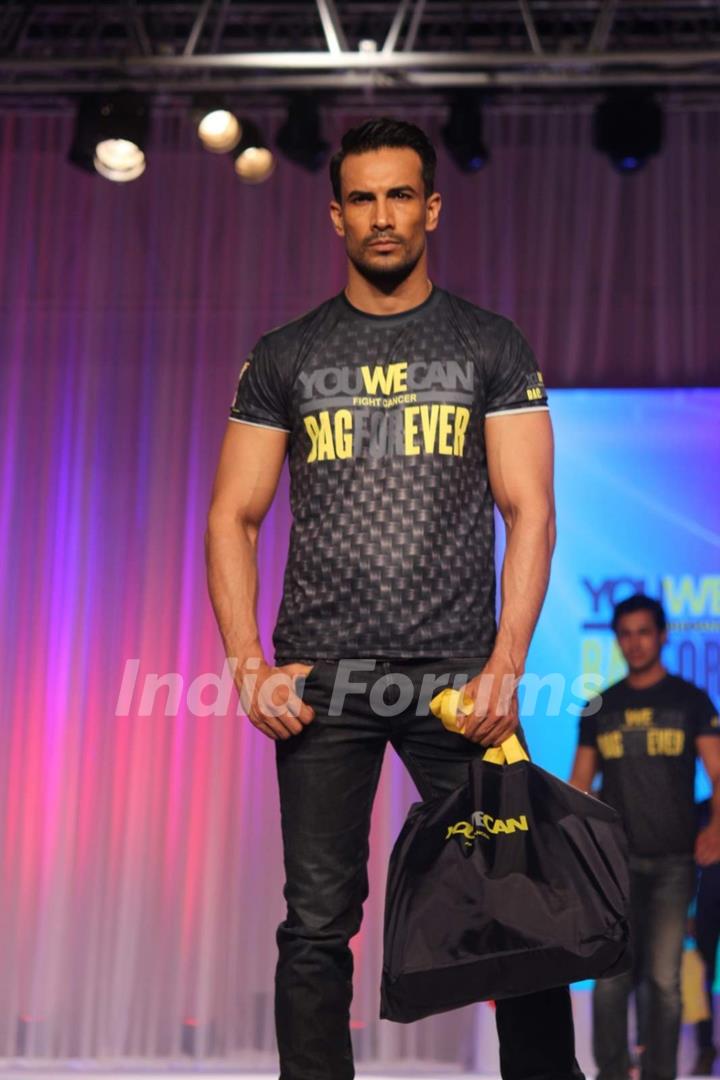 Asif Azim walks the ramp at India Fashion Forum 2015