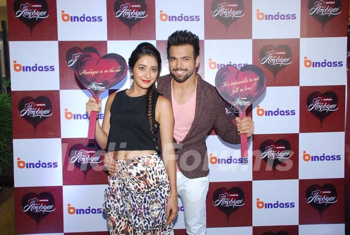 Rithvik Dhanjani and Asha Negi pose for the media at the Special Screening of Yeh Hai Aashiqui