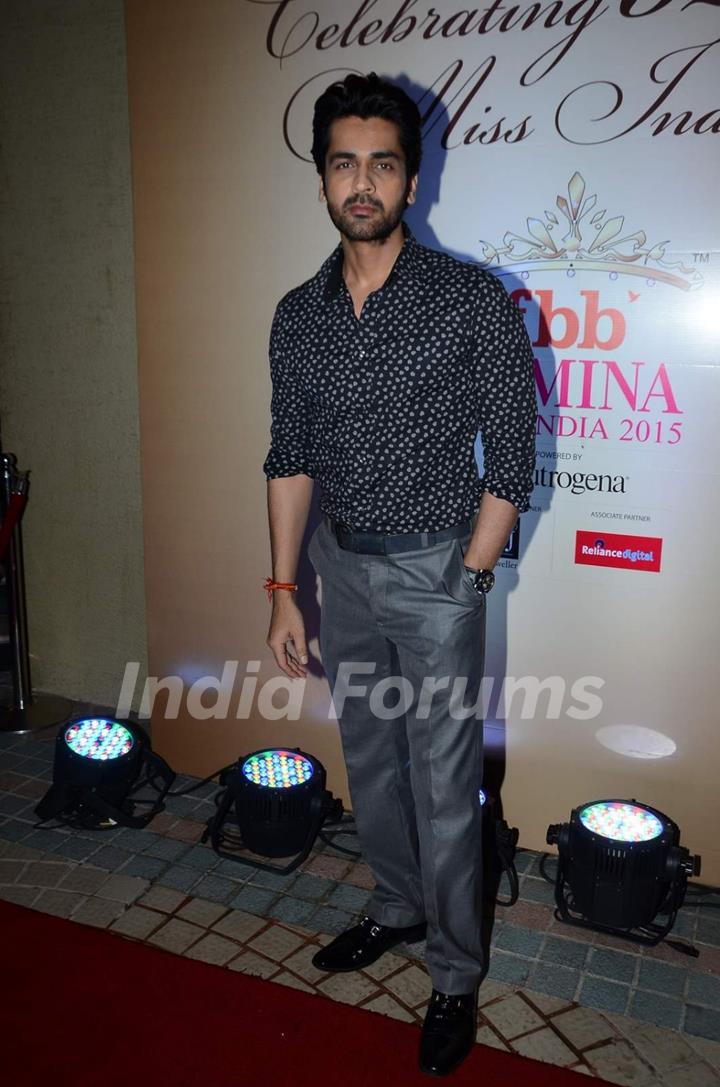 Arjan Bajwa poses for the media at Femina Miss India 2015 Bash