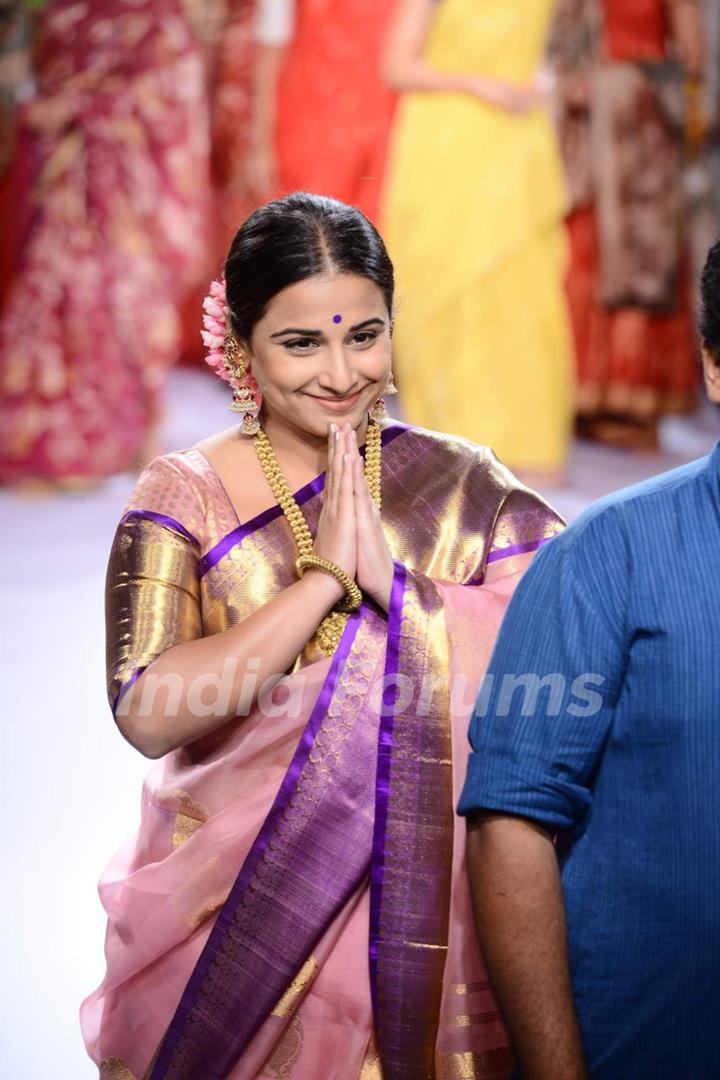 Vidya Balan walks the ramp for Gaurang at the Lakme Fashion Week 2015 Day 2