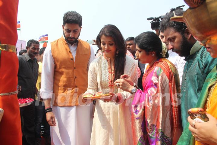 Abhishek Bachchan and Aishwarya Rai Bachchan were at Gudi Padwa Celebrations