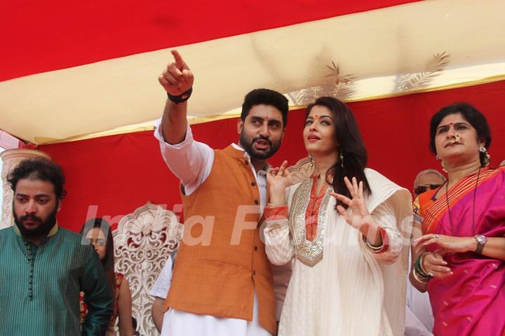 Abhishek Bachchan and Aishwarya Rai Bachchan were snapped at Gudi Padwa Celebrations