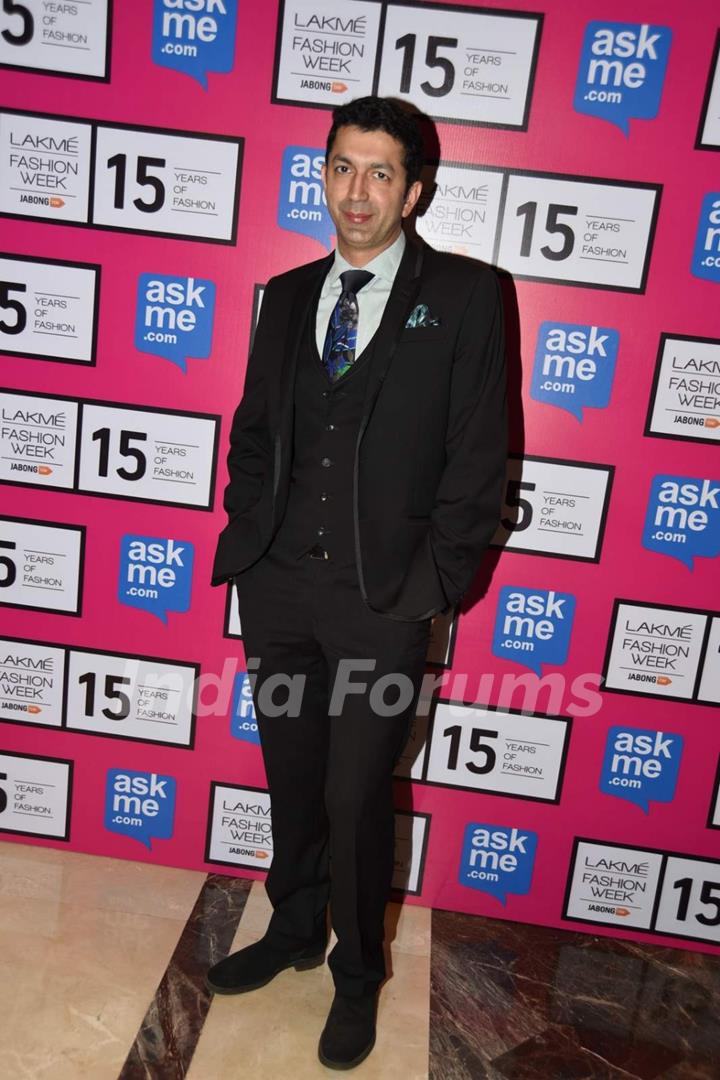 Kunal Kohli poses for the media at Lakme Fashion Week 2015 Day 3