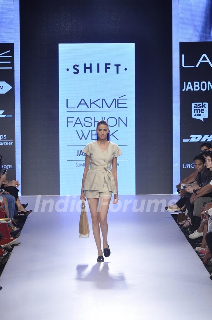 Alesia Raut walks for Shift at Lakme Fashion Week 2015 Day 3