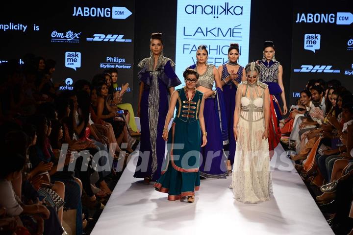 Akshara Haasan walks for Anaikka at Lakme Fashion Week 2015 Day 4