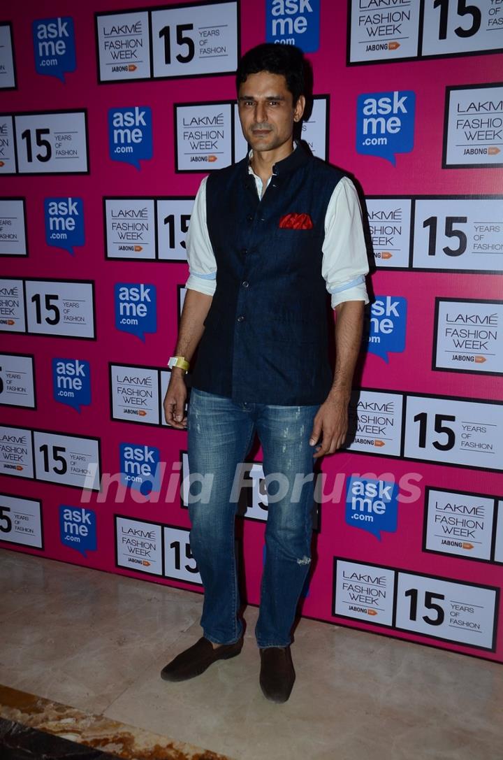 Niketan Madhok poses for the media at the Grand Finale of Lakme Fashion Week 2015