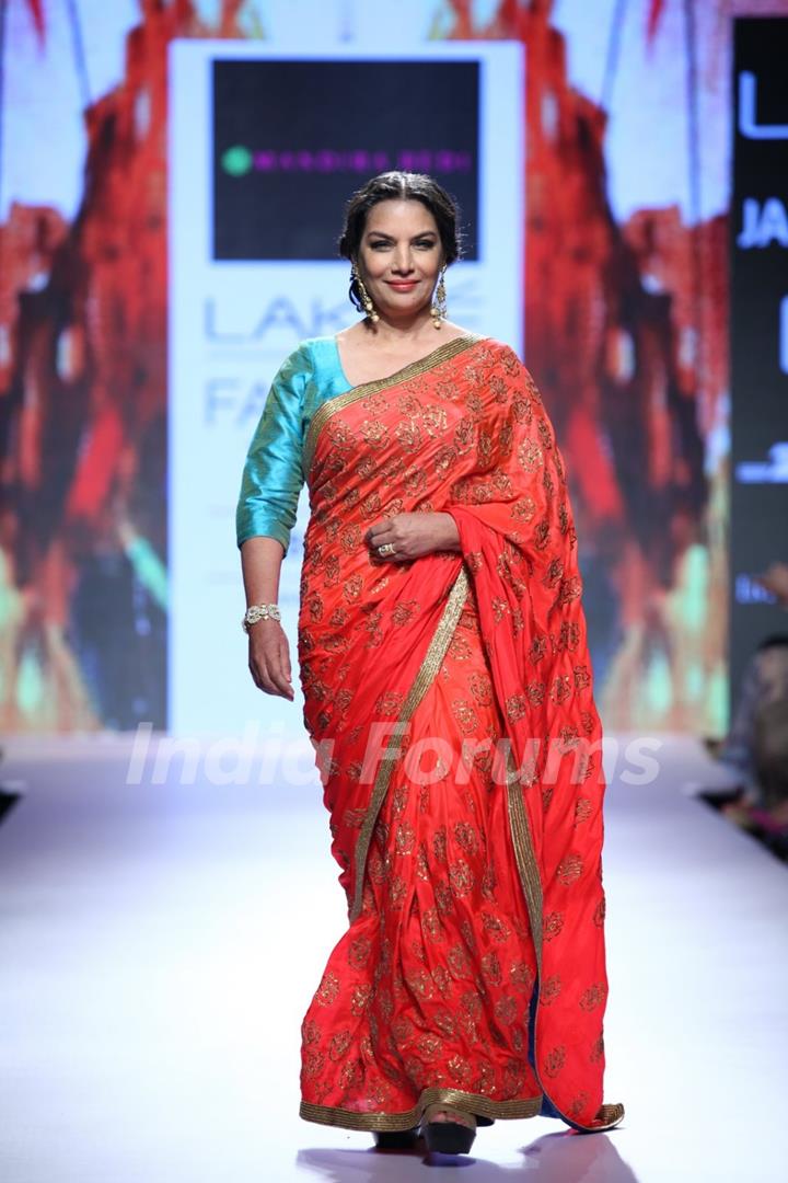 Shabana Azmi walks for Mandira Bedi at the Grand Finale of Lakme Fashion Week 2015