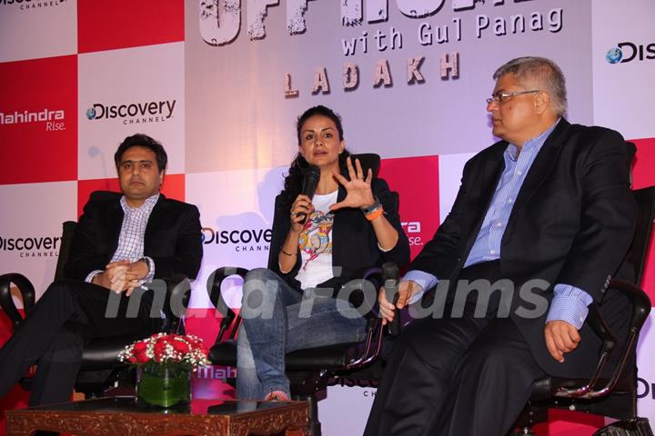 Gul Panag interacts with the audience at the Launch of Mahindra & Discovery's 'Off Road