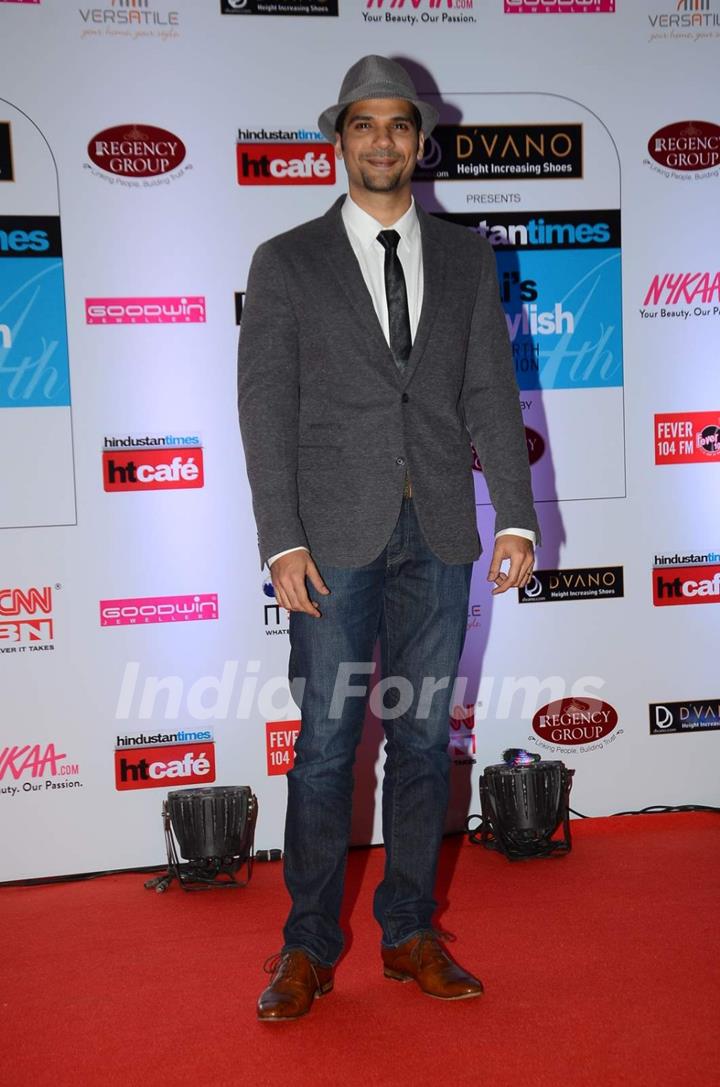 Neil Bhoopalam poses for the media at HT Style Awards 2015