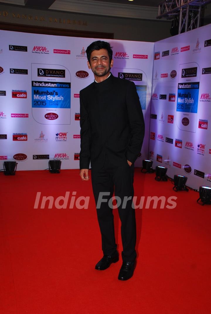 Sunil Grover poses for the media at HT Style Awards 2015