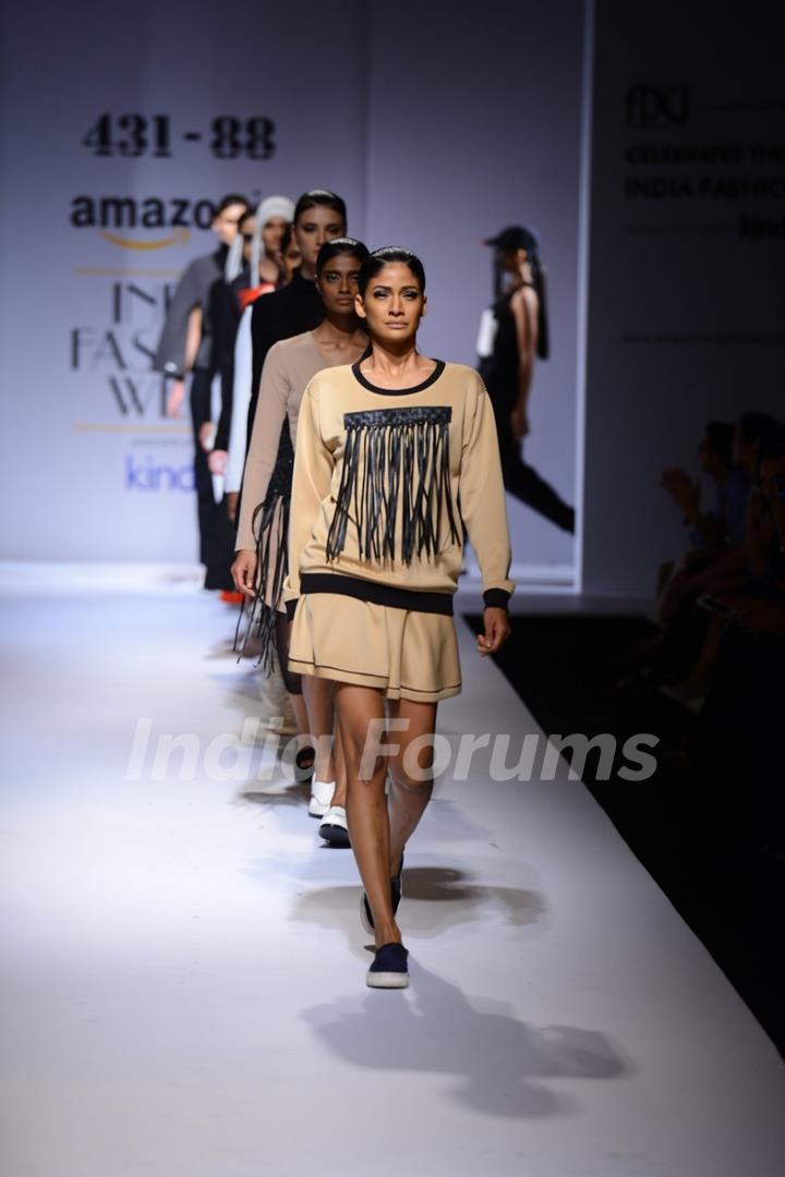 Shweta Kapoor Show at Amazon India Fashion Week 2015 Day 4