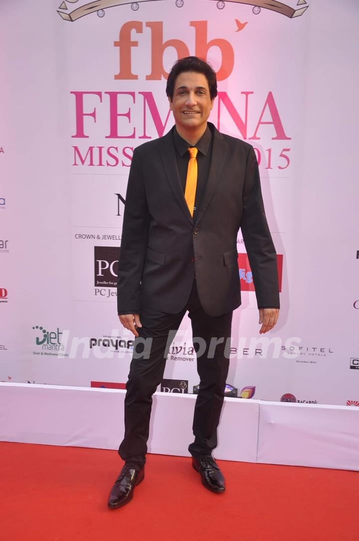 Shiamak Davar poses for the media at Femina Miss India Finals Red Carpet