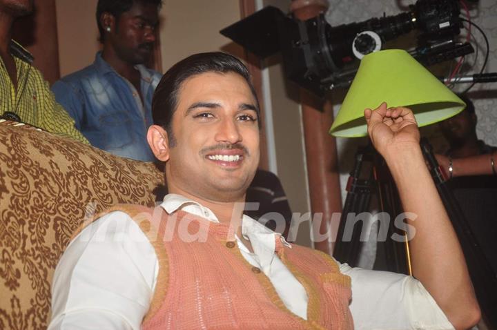 Sushant Singh Rajput smiles for the camera at the Promotions of Detective Byomkesh Bakshy! on CID