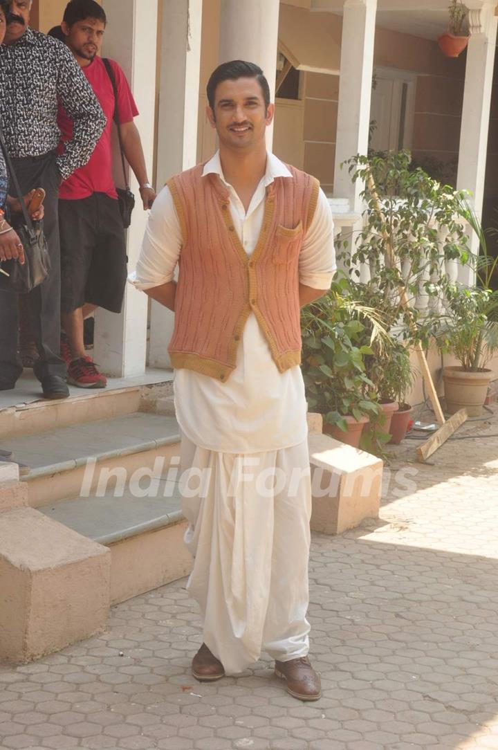 Sushant Singh Rajput poses for the media at the Promotions of Detective Byomkesh Bakshy! on CID