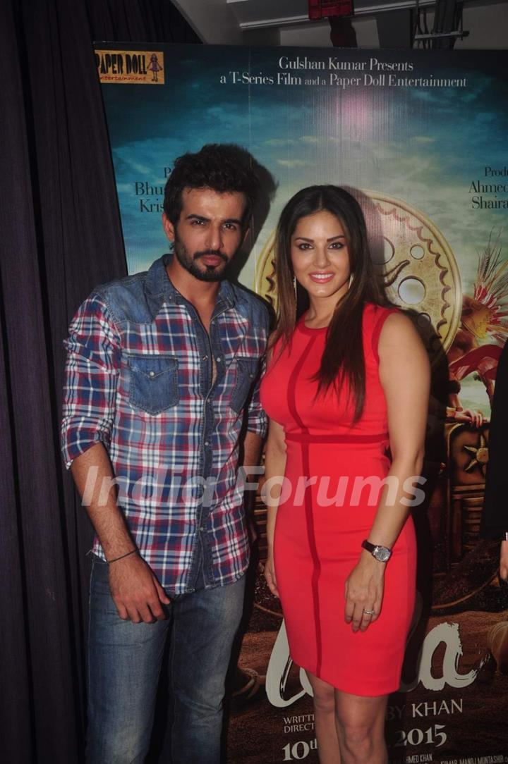 Jay Bhanushali and Sunny Leone pose for the media at the Promotions of Ek Paheli Leela