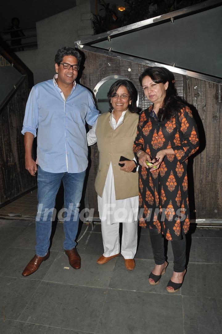 Sharmila Tagore poses with guests at Saif Ali Khan and Kareena Kapoor Khan's Bash