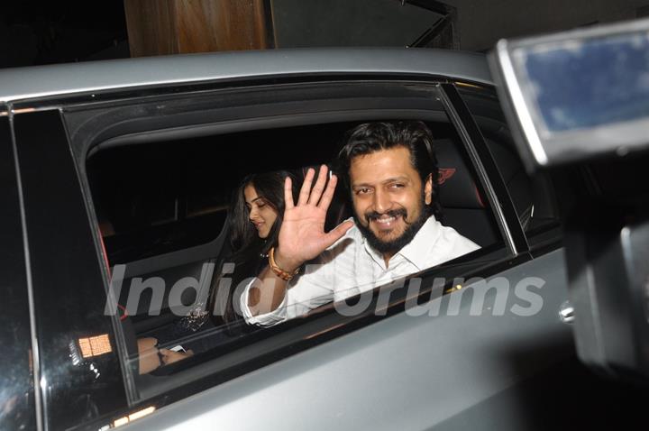 Riteish Deshmukh smiles for the media at Saif Ali Khan and Kareena Kapoor Khan's Bash