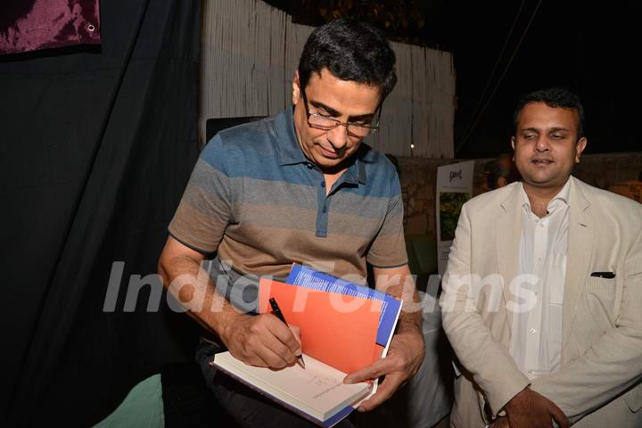 Ronnie Screwvala was snapped signing autograph at his Book Reading