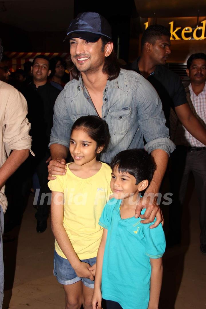 Sushant Singh Rajput clicks a picture with some young fans