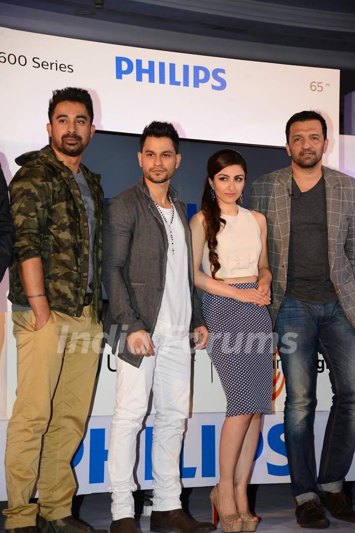 Rannvijay, Soha Ali Khan, Kunal Khemu and Atul Kasbekar at the Launch of the Latest 4K Ultra HD TV