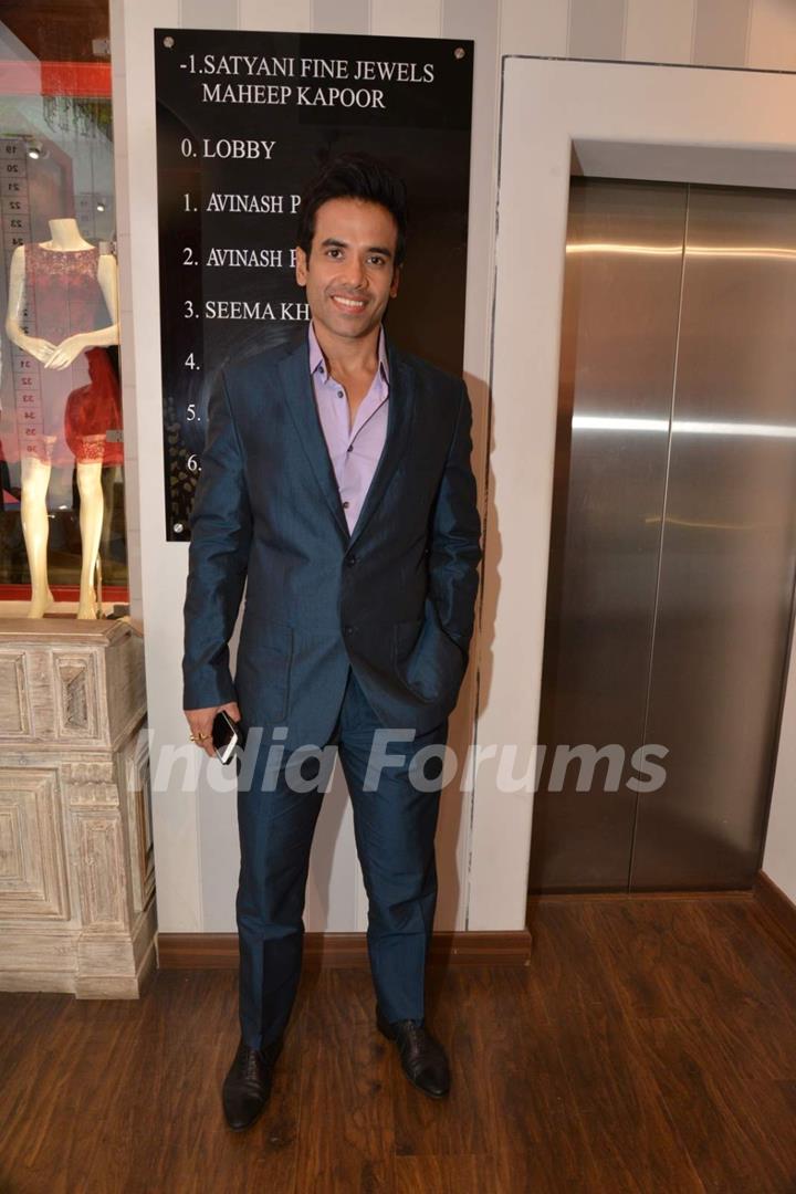 tusshar kapoor poses at Avinash Punjabi Store Launch