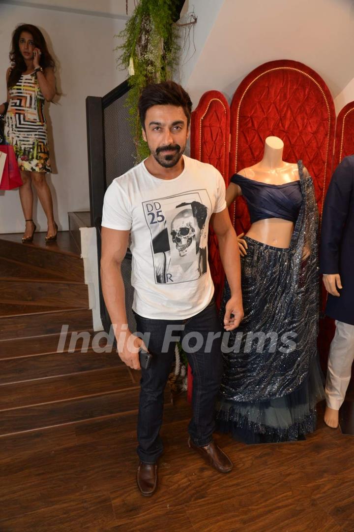 Ashish Chowdhry at Avinash Punjabi Store Launch