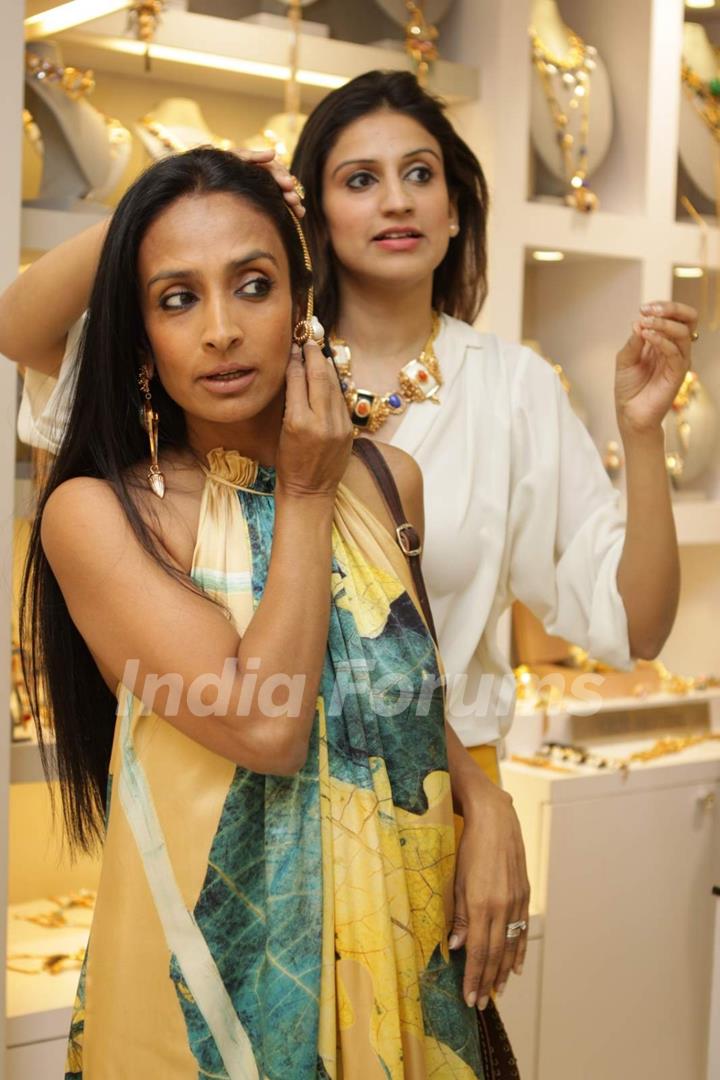 Suchitra Pillai was snapped at Minerali Store