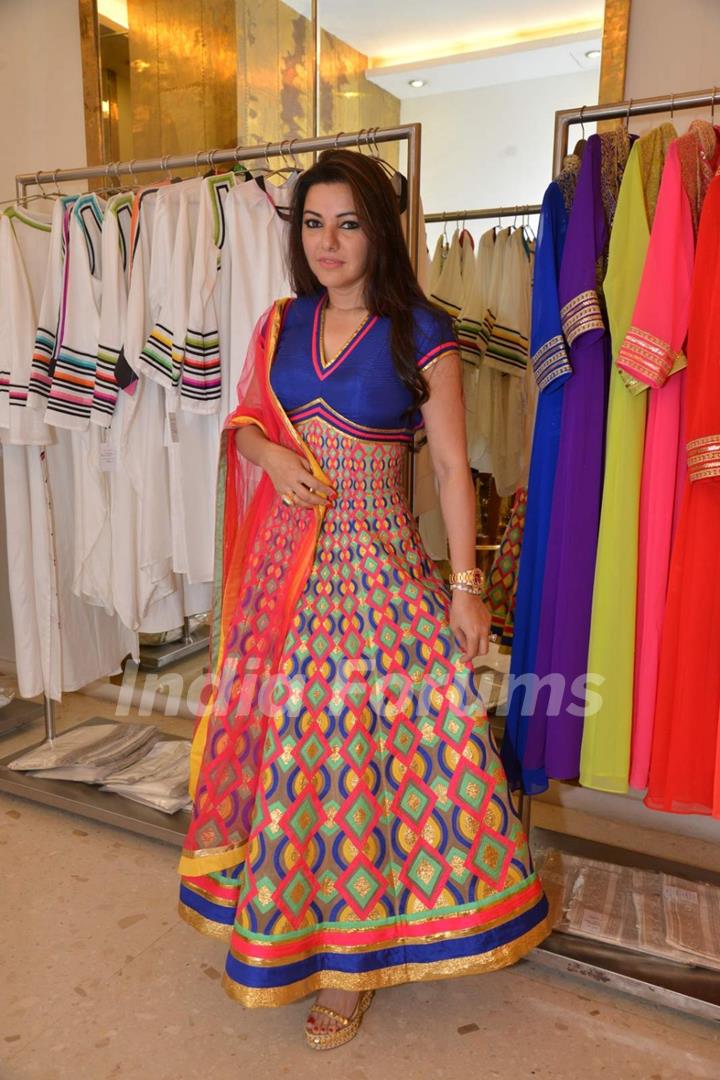 kehkashan patel poses at Abu Jaani & Sandeep Khosla's Spring Summer Collection Launch